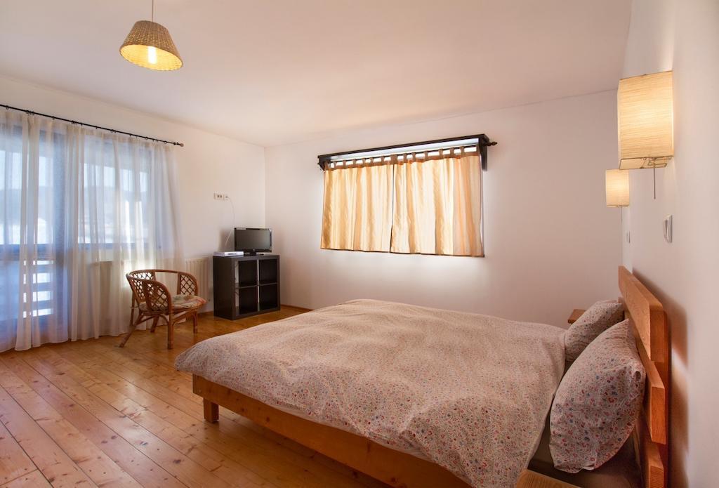 Hotel Casa Georgescu Rîşnov Zimmer foto